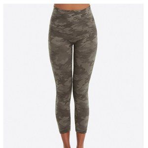 Look at Me Now Cropped Seamless Leggings - Camo